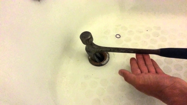 Awesome Removing Bathtub Drain How To Remove A Broken Tub Drain Pipe Youtube
