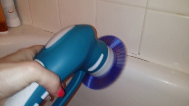 Marvelous Bathtub Scrubber Cleaning The Bathtub With The Pure Dome Power Scrubber Youtube