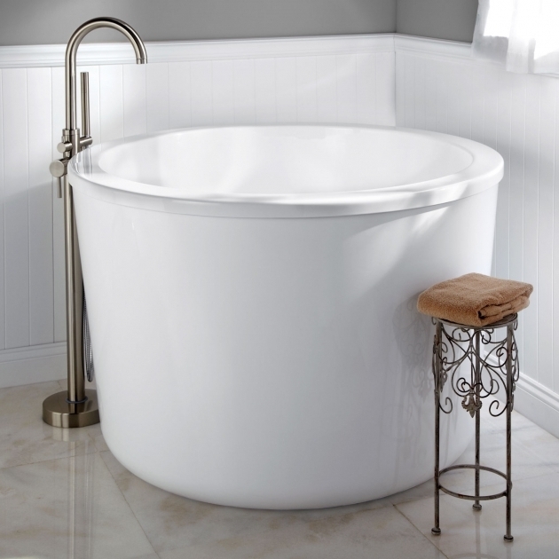 Remarkable Soaking Tub For Small Bathroom Remodeling With Japanese Soaking Tubs