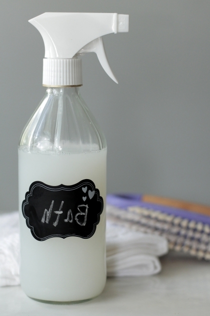 Incredible Homemade Bathtub Cleaner Diy All In One Bathroom Cleaner Live Simply